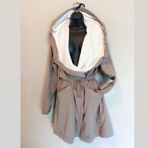 Women’s Oversized Trench Coat Sz L